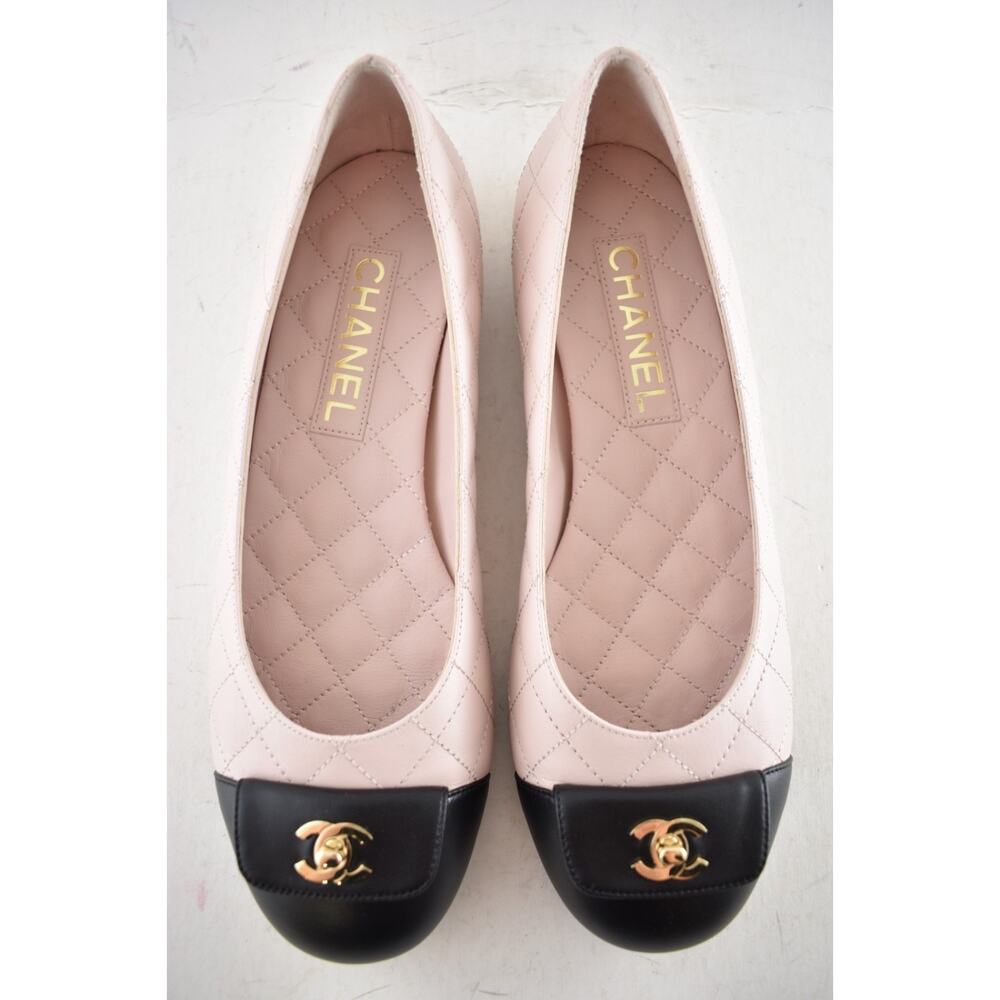 Chanel 24B Pink Black Turnlock Gold CC Logo Quilted Ballet Ballerina Flat 38 - Picture 11 of 15